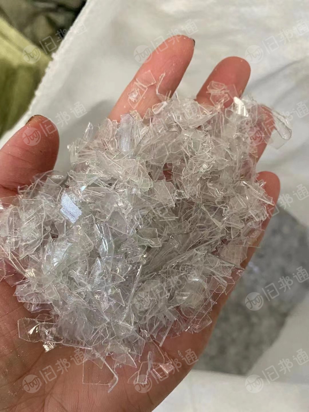 PET吸塑片破碎料,A料B料都有,月供600吨