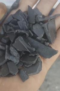 黑色托盘破碎料，大量回收