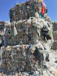 大量出售杂膜废料，现货300吨