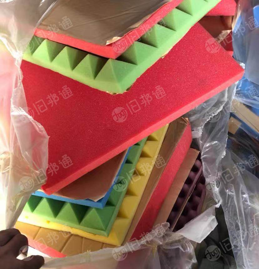 海绵边角料,每个月有三车9.6米的量