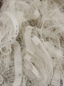 造纸厂，洗煤厂下来的聚酯PET网布废料，PET聚酯网布边料长期收购