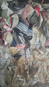 不干胶塑料胶盘出售，现货15吨左右