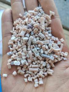 杂色聚丙颗粒现货33吨，全漂的，大量出售