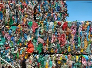 大小白压块，花乙压块，红蓝丙压块白丙亚葵啊，透明丙压块，工程丙压块，黑丙压块长期有货出售