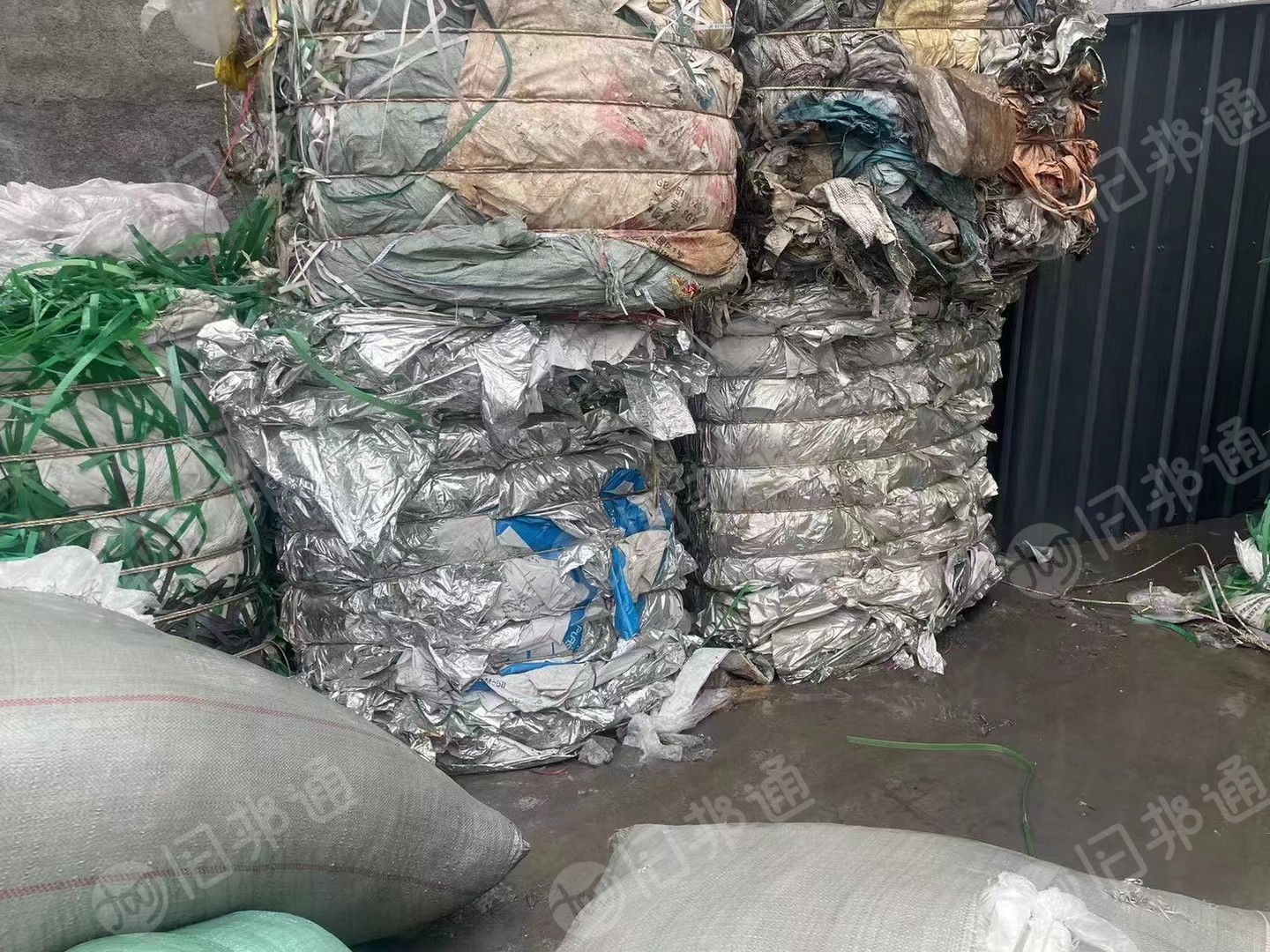 大量出售铝塑膜现货13米车