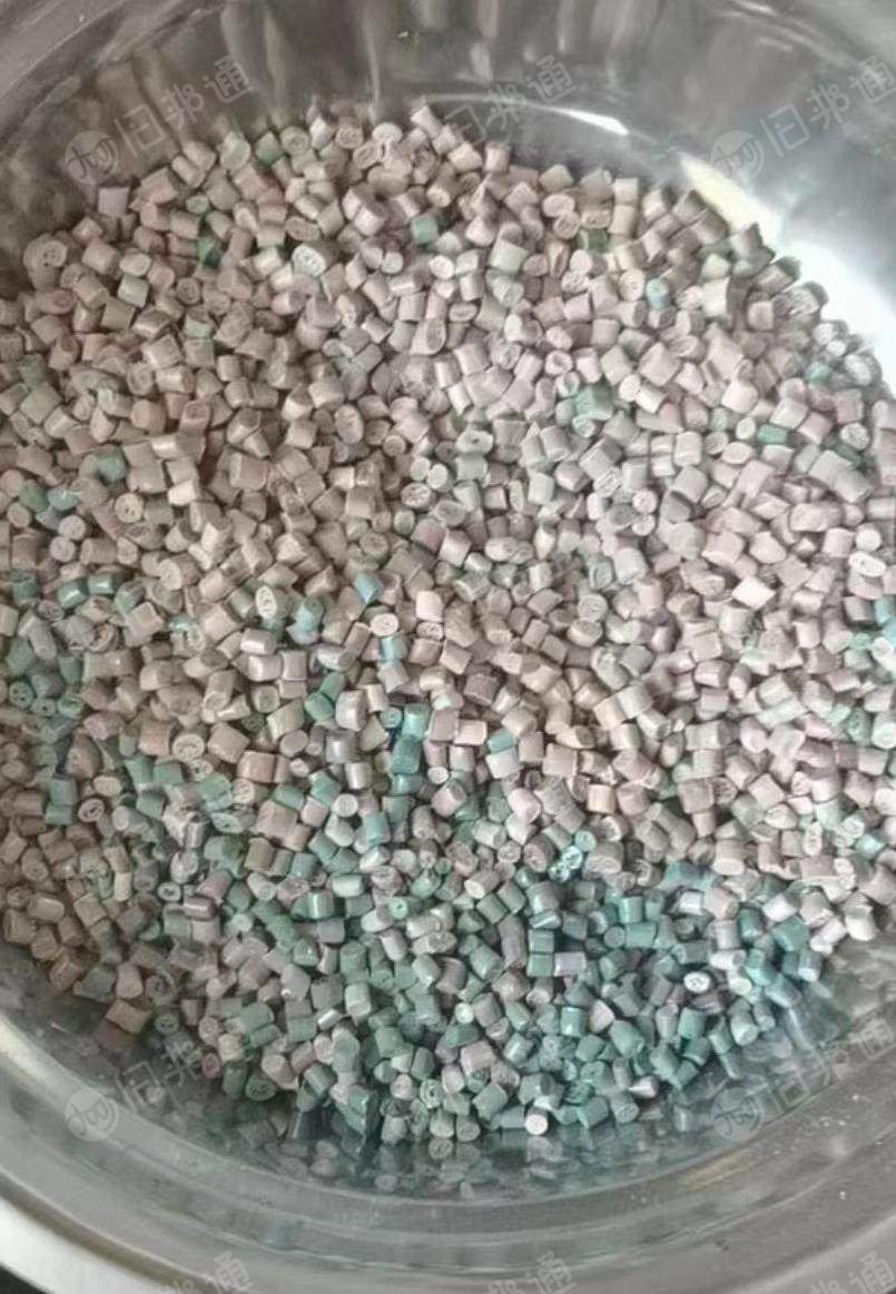 长期大量出售pe花高压pe流延膜颗粒,100目卷轴干造,可吹膜,月供200吨