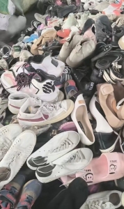 长期大量出售对鞋，旧鞋，鞋子统货，旧包包等