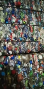 PET瓶砖压块，现货一挂车，长期出售