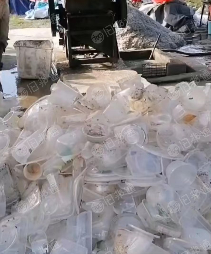 涂料桶,机油桶,托盘,周转箱,童车,保险杠,工程丙破碎长,透明丙,餐盒,吊瓶,日杂白丙,红蓝丙,花丙破碎长期有货出售;