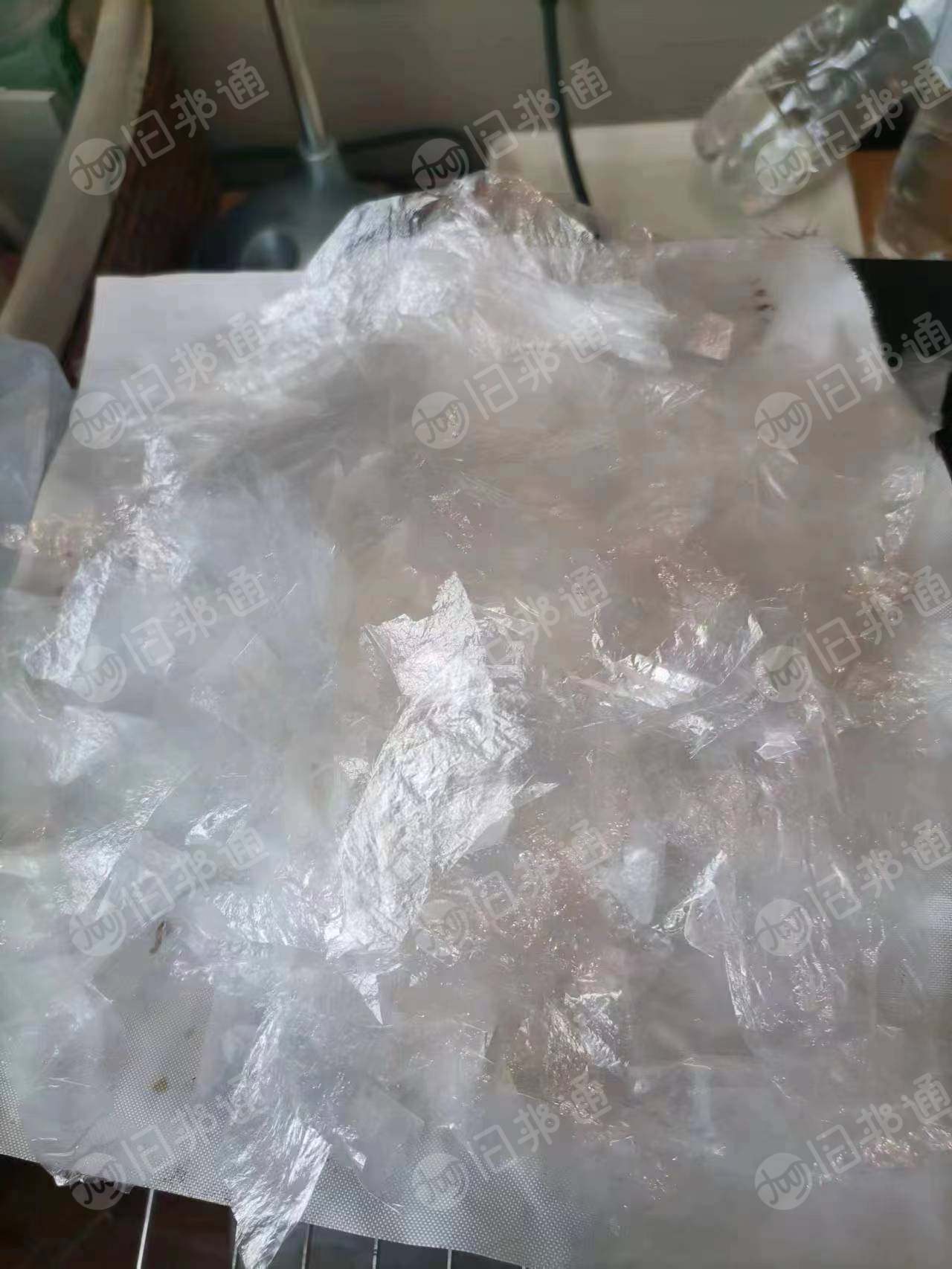清洗破碎好的PET膜,干净的,反光膜清洗料长期出售