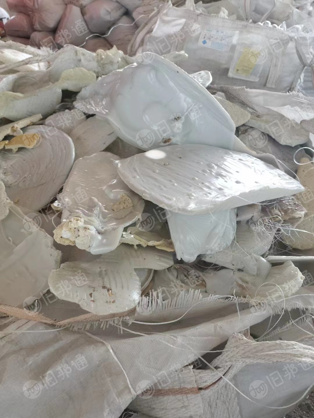 吹瓶厂下来的PET机头料,长期出售