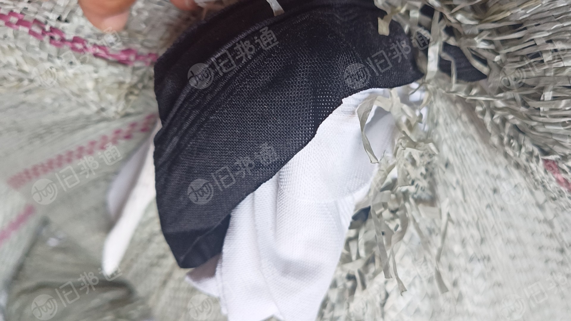 尼龙白烟弹力废布40多吨出售