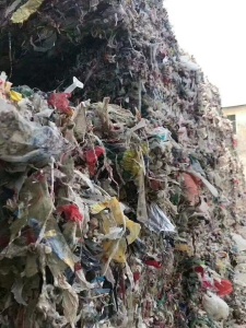 清洗干净的纸厂塑料出售