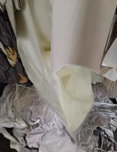 出售pvc墙纸废料，现货20吨
