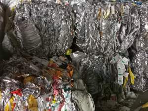 大量出售铝塑包装膜炼油料，现货13米一车