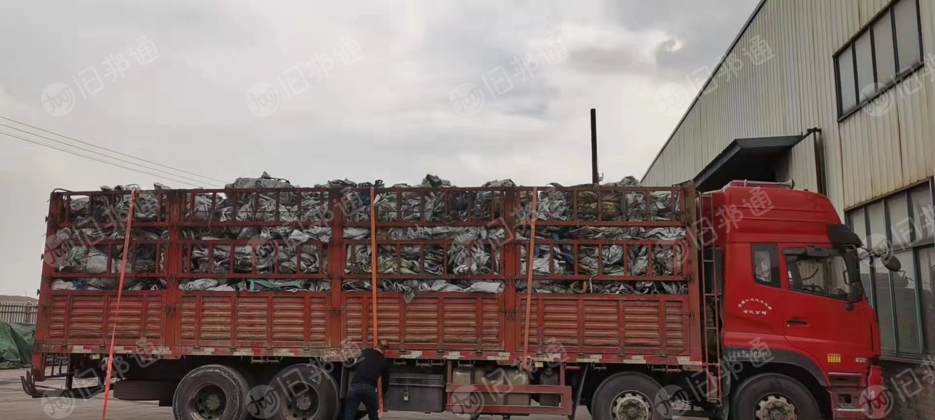 杂色吨袋散装9米6一车,干净无杂,放在仓库里,长期出售