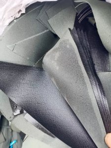 软质pvc边料，皮革网线，做雨叉裤的废料，现货80吨出售