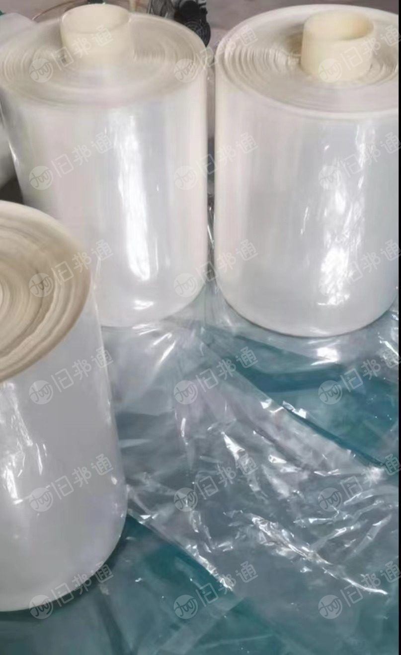 大量出售pet膜,单滑,厚度2.8-3.0丝,宽度35公分,和25公分分两种 分切,现货20吨