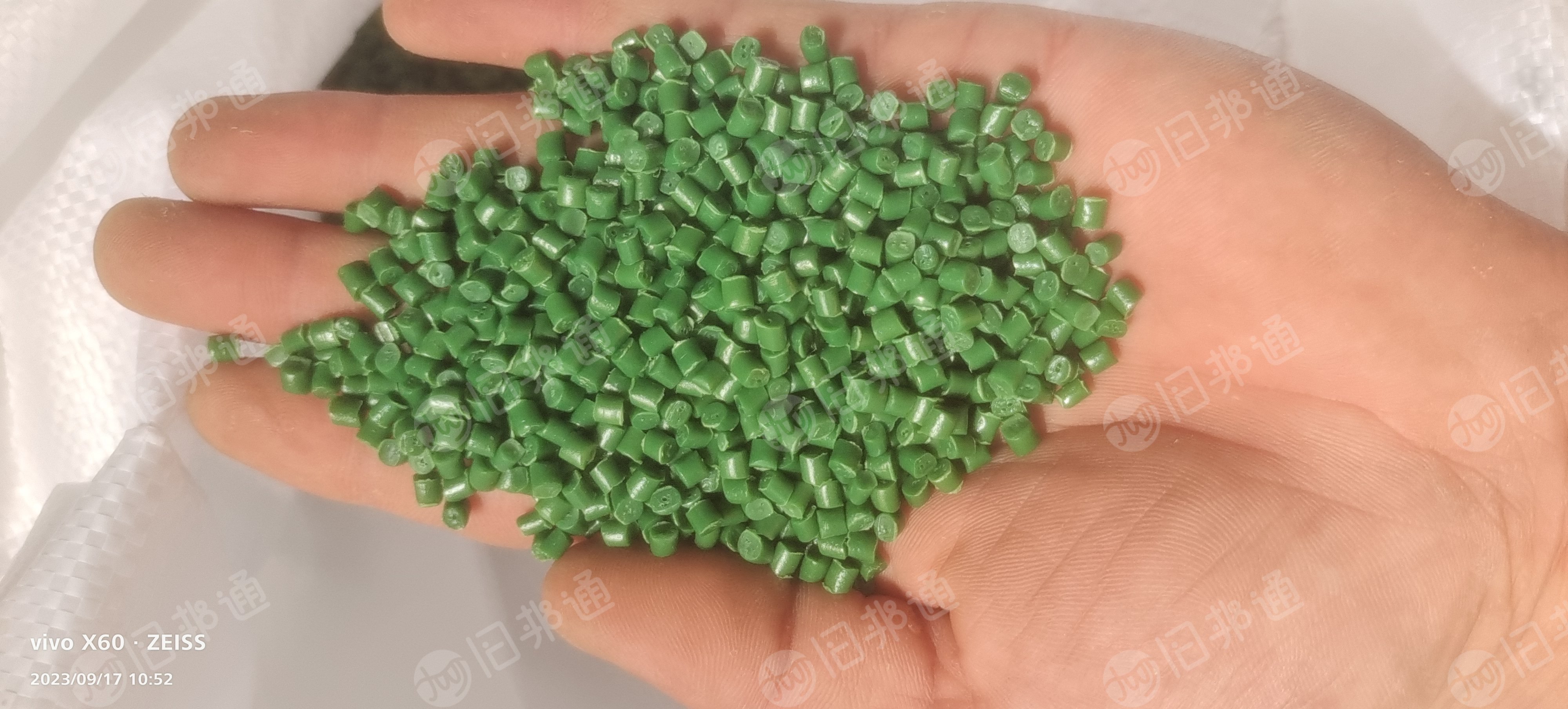 注塑低压颗粒,颜色有,绿,蓝,黑等长期供应