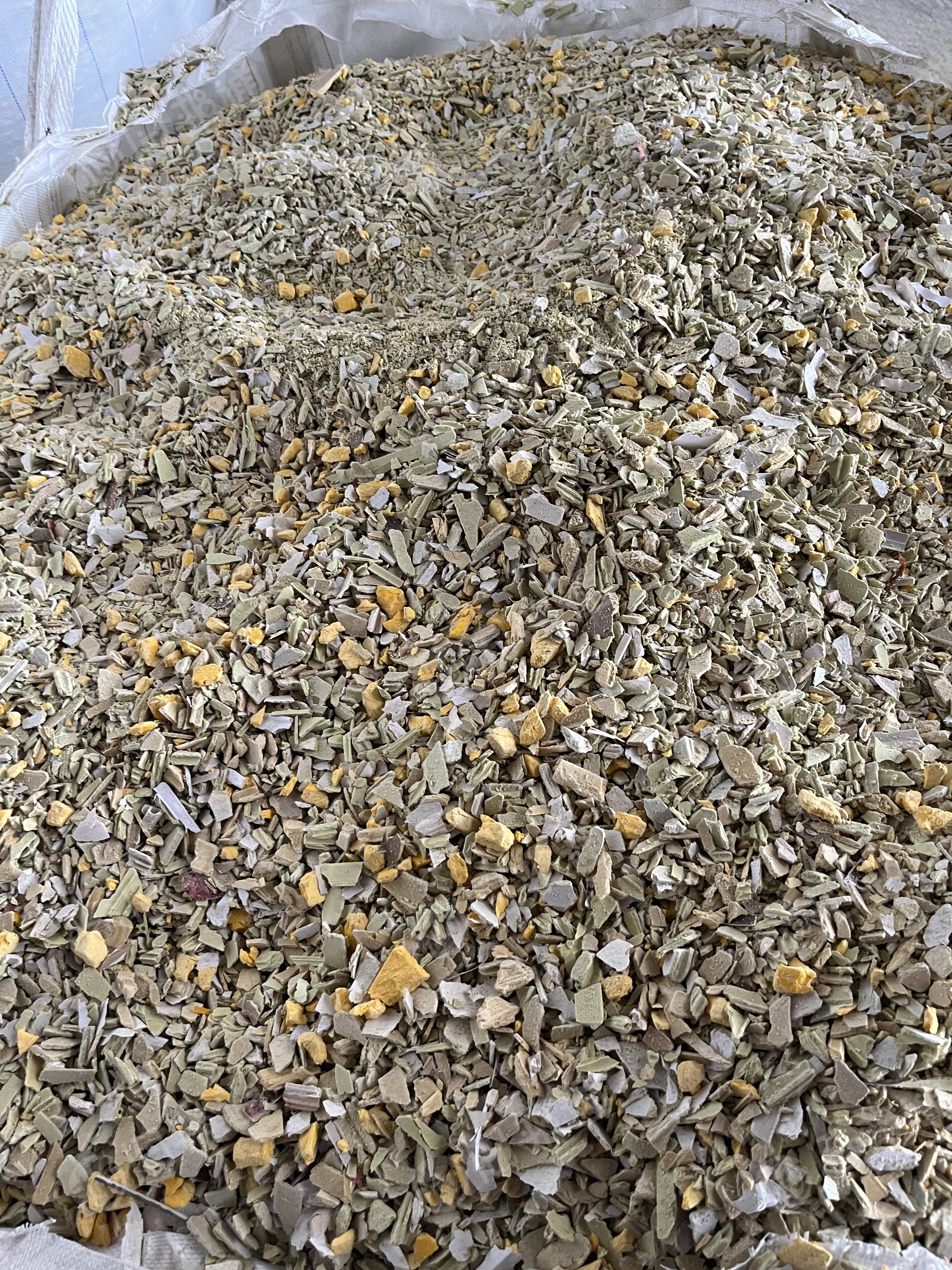 PVC护墙板,一白,二白PVC发泡板破碎料出售