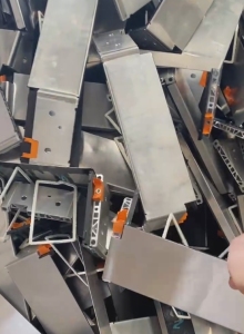 1系和3系的废铝出售，从电池上拆下来的