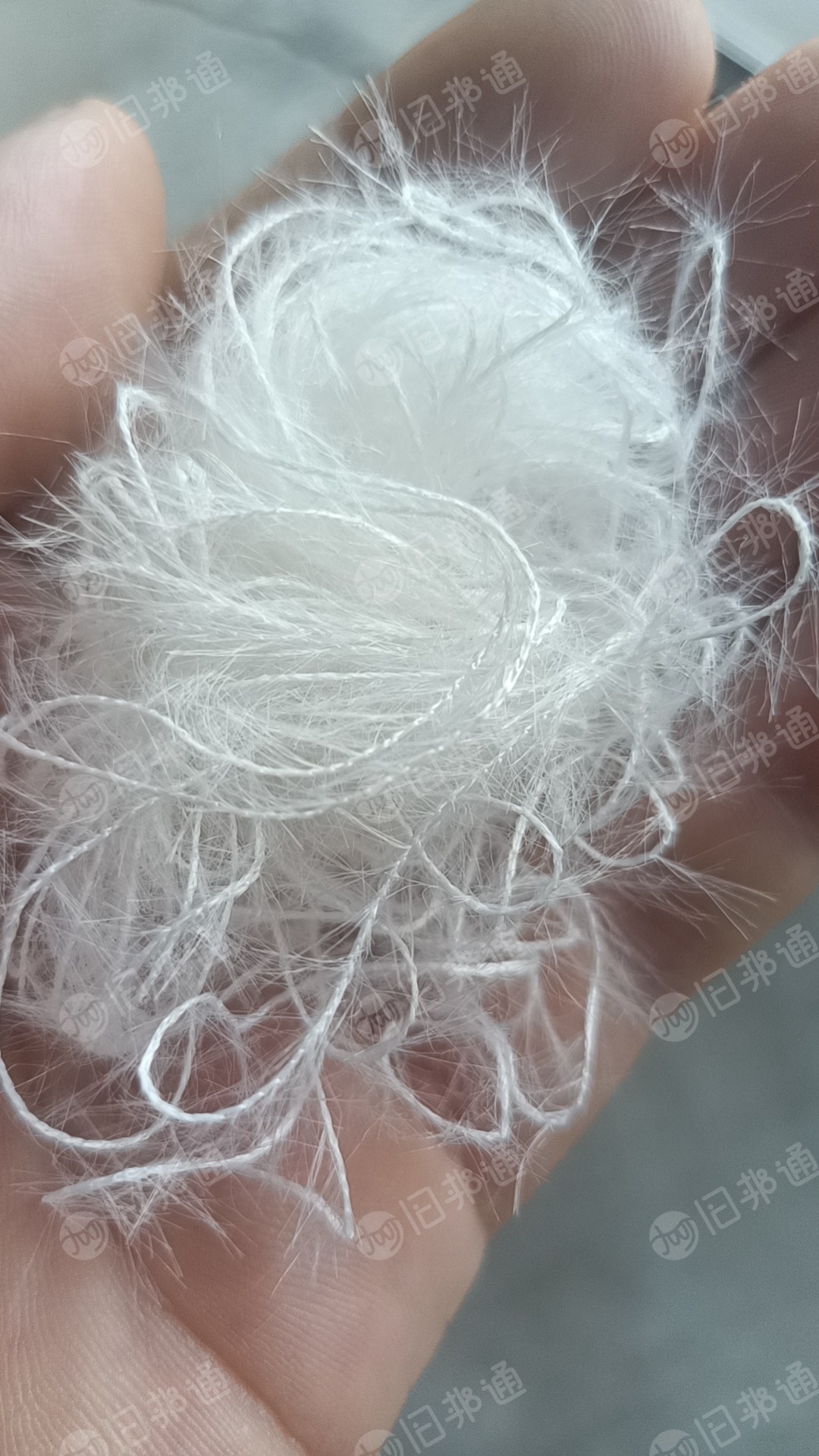 白色涤纶废丝,涤纶造粒丝,钩边机下来的,长期出售