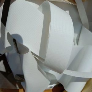 充气床下来的PVC边角料，可吹毛，现货三四十吨出售