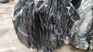 PET胶水膜，生产车模窗膜下来的，黑膜，彩色边条，切片，转模等，月供几十吨