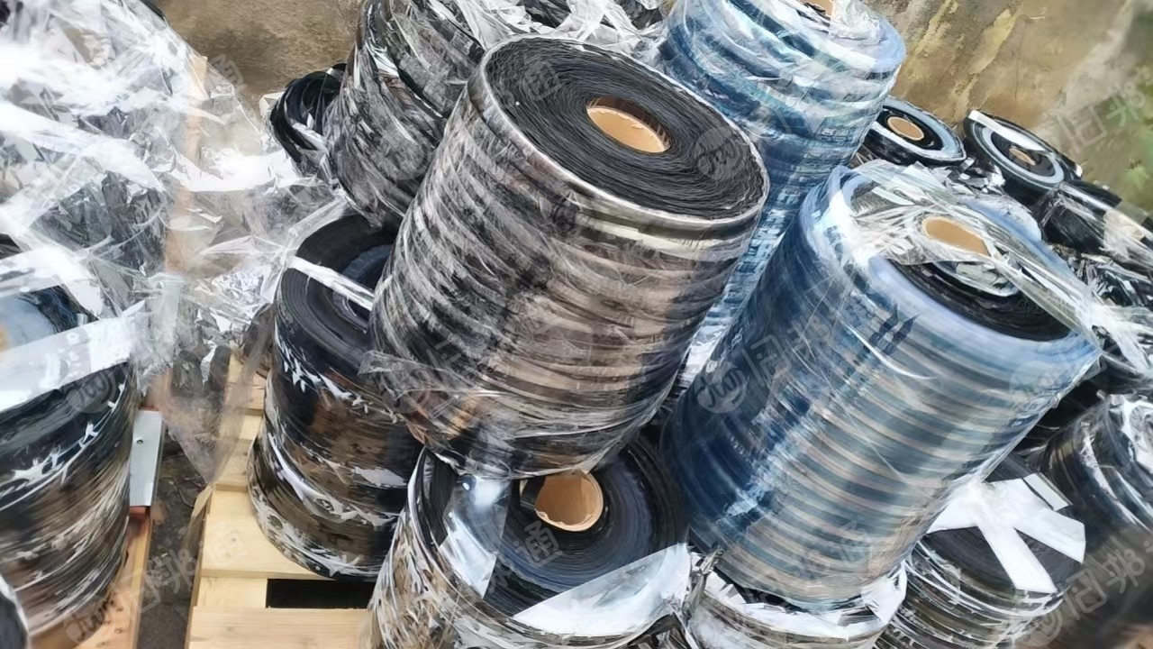 PET胶水膜,生产车模窗膜下来的,黑膜,彩色边条,切片,转模等,月供几十吨