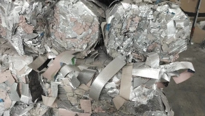 长期出售铝塑板铝皮，现货25吨左右