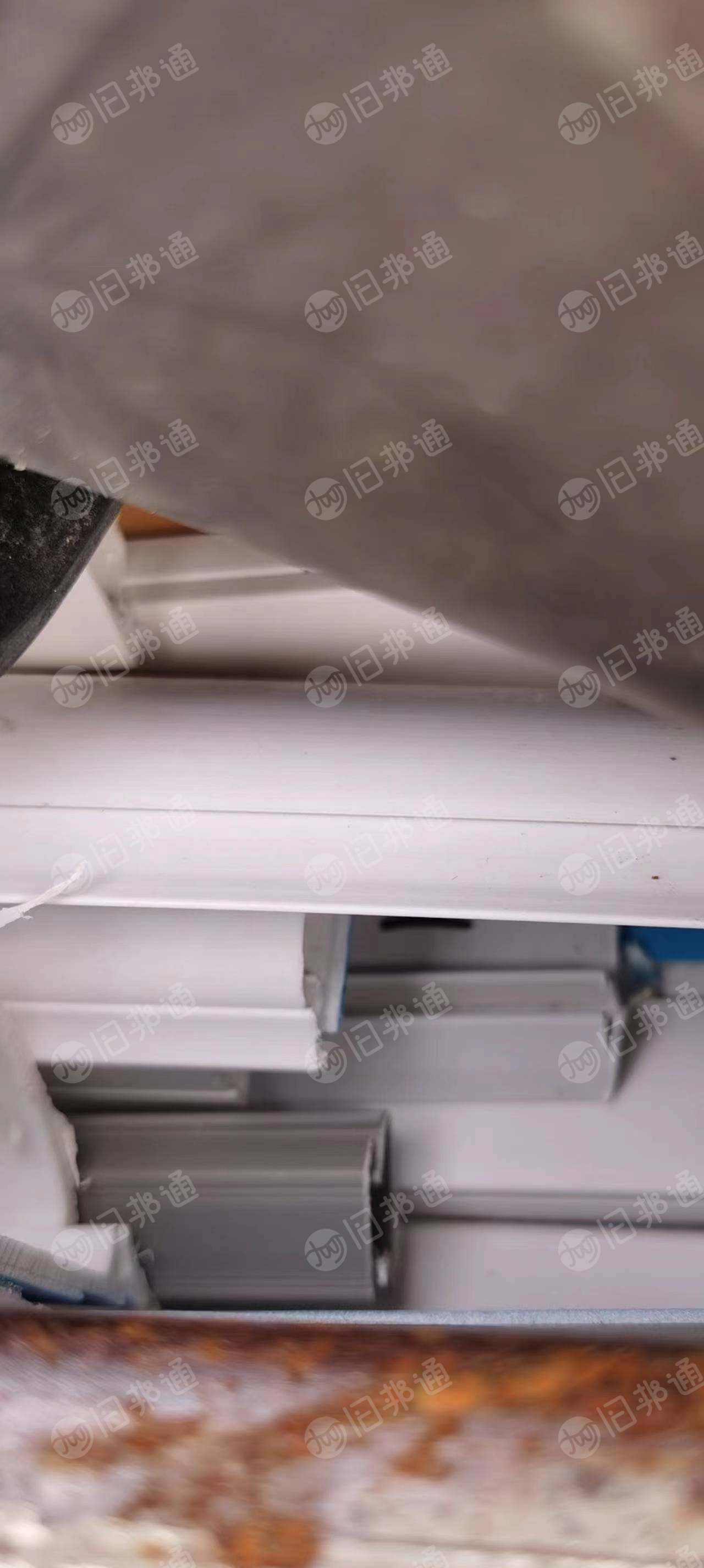 硬质PVC毛料,都是车上用的挡水槽,纯硬的,现货30吨出售