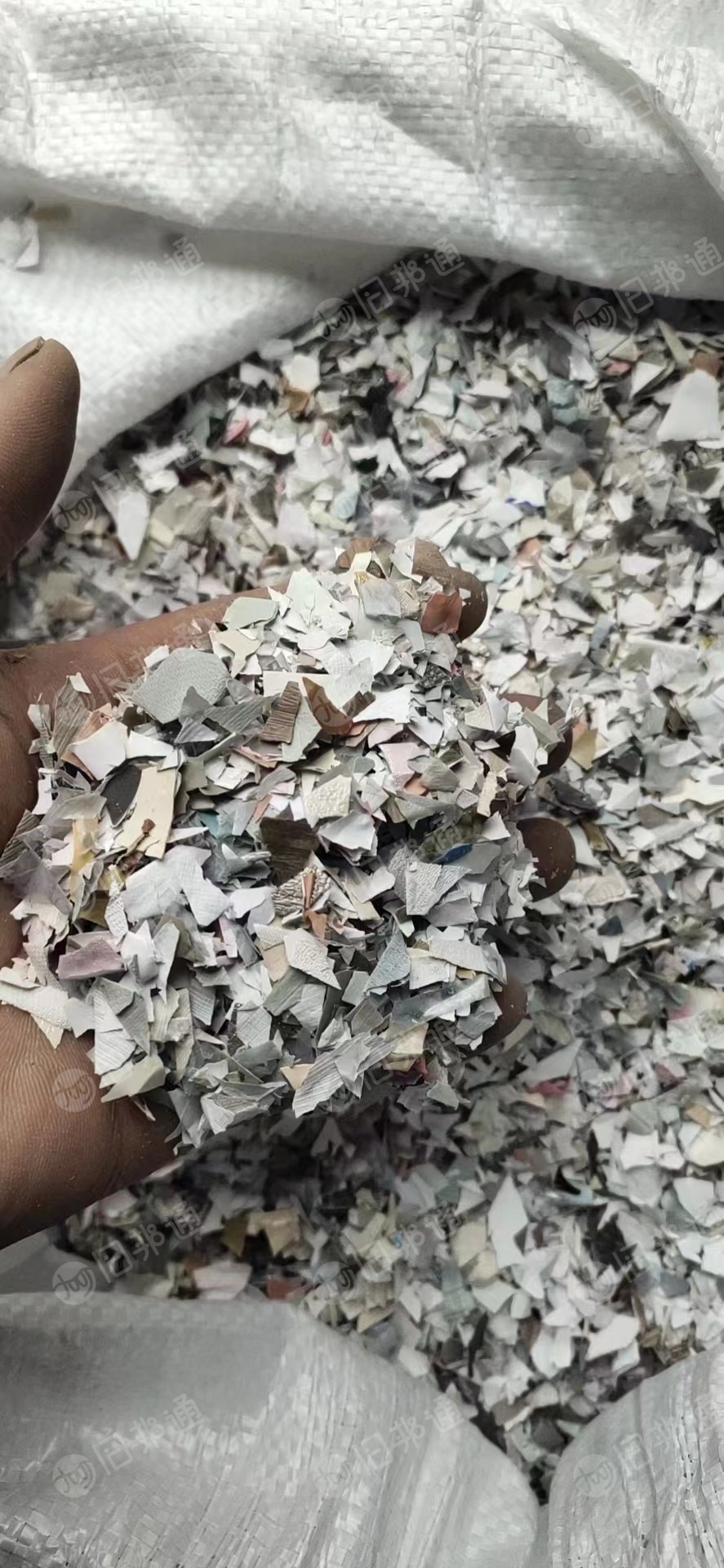 pvc墙纸破碎料,杂色长期出售