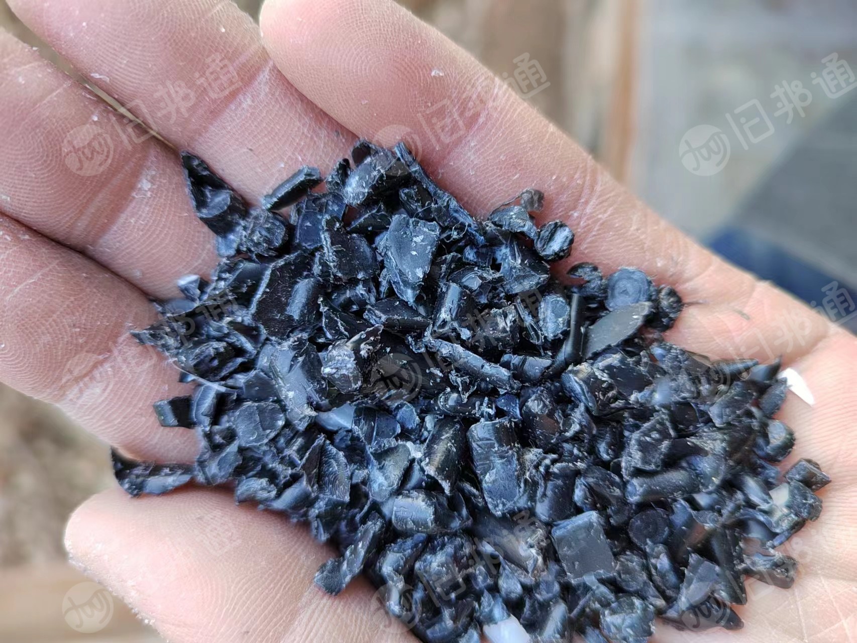 低压聚乙料巴粉碎长期出售