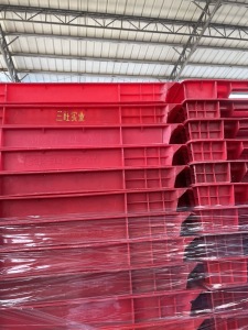 出售出色注塑低压毛料，有10吨左右，广西提