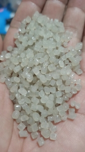 高压PE颗粒，一级平板膜颗粒，过三层120目，常年出售