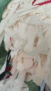 尼龙废布料，尼龙粗网边料，尼龙废料，大量出售