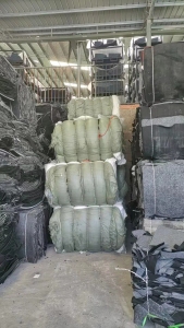 汽车内饰边角料,地毯边角料,涤纶地毯料,双组分子吸音棉等,长期大量出售