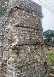 长期出售吸塑片，瓷白和杂色里面挑出来，月供两车13米