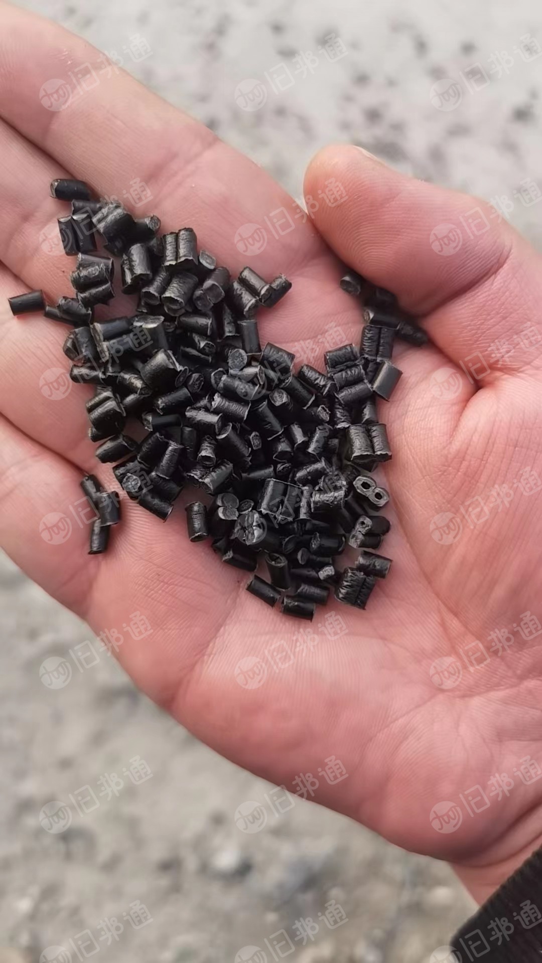 编织袋颗粒,40目原色,黑色,白色袋子做的60目。长期出售