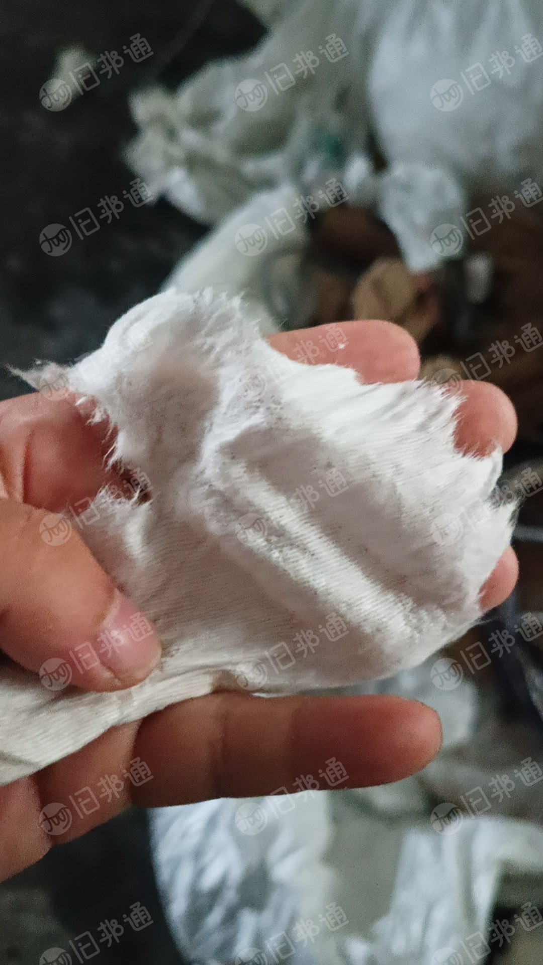 做湿厕纸下来的废纸出售,木浆带点化纤,含水分