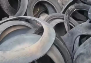 分割好的小钢丝胎废料长期出售