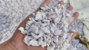 PVC发泡板破碎料，大白二白常年回收，磨粉用