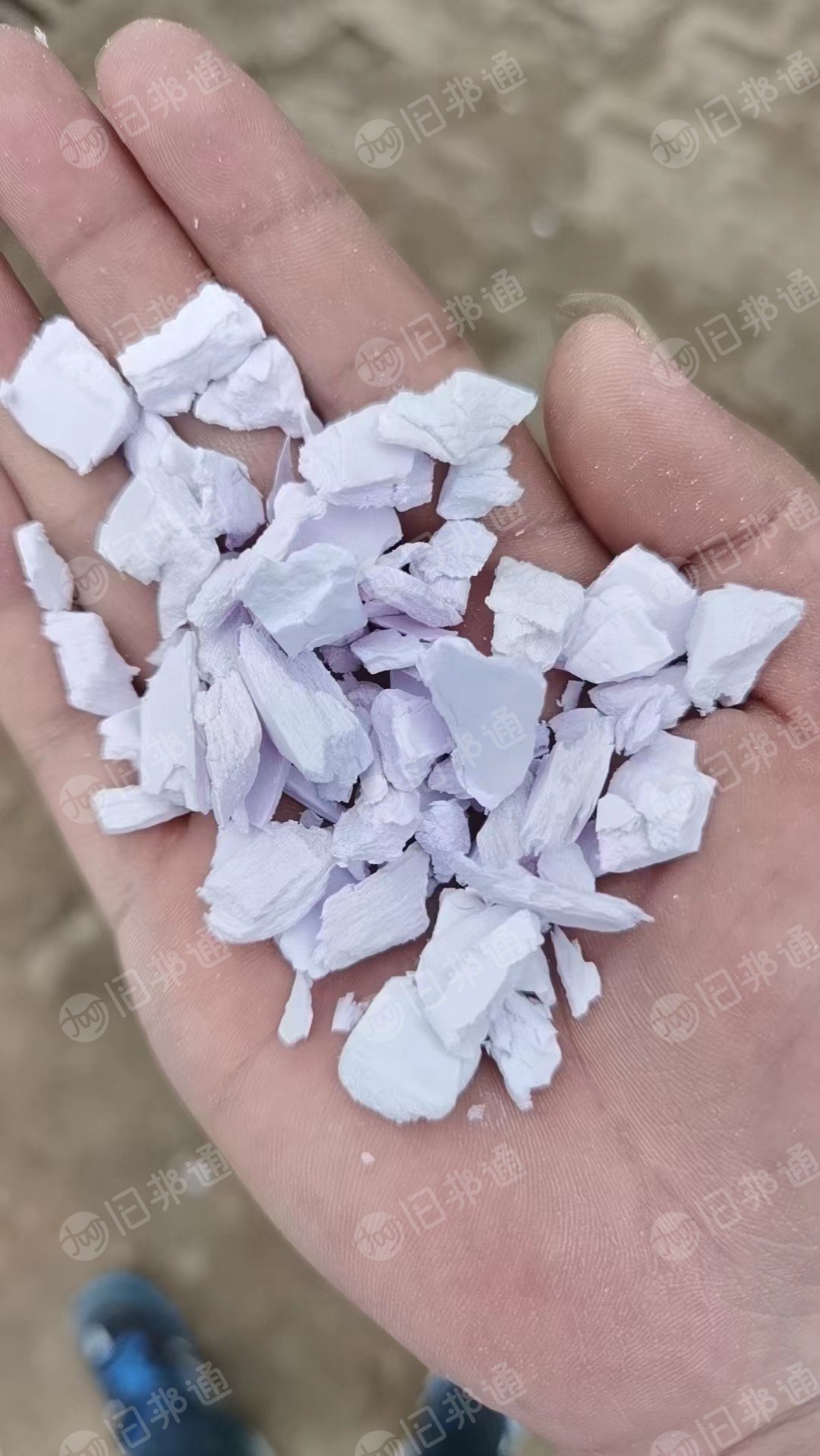 PVC发泡板破碎料,大白二白常年回收,磨粉用