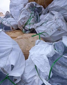 汽车前灯罩pc材质，月供十几吨