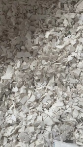 涂料桶破碎料，带字桶破碎料，黑桶破碎料，花桶破碎料长期出售