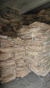 食品厂下来的二手纸塑袋，拆线的，月供70吨