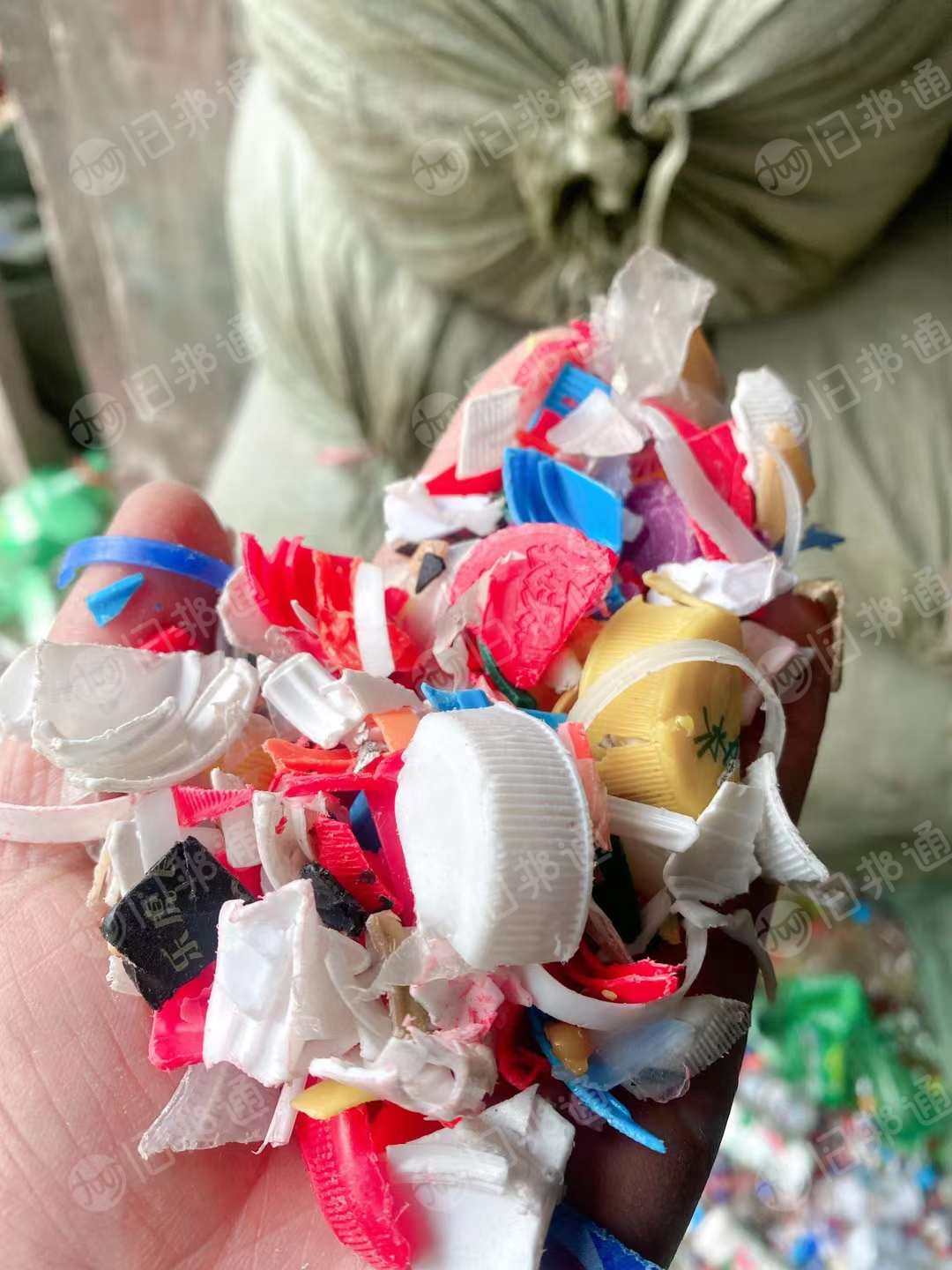 红聚酯料,绿色打包带,瓶盖,杂绿,乐虎等等,大量现金收购