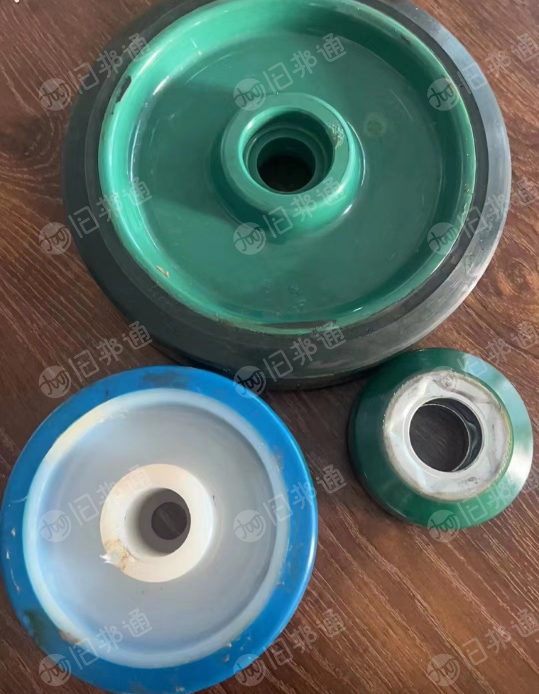 出售外皮tpu里面尼龙拉丝轮子,有几十吨