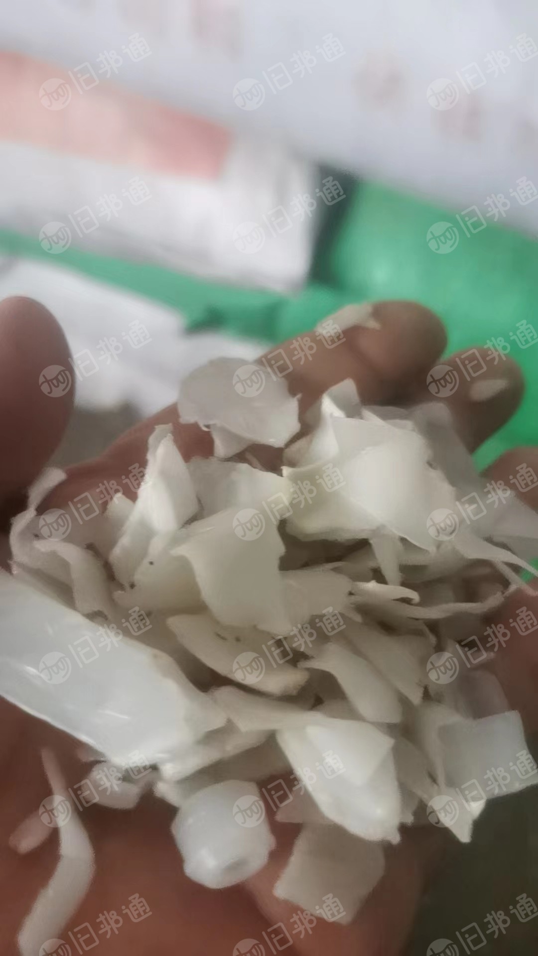 清洗甩干的大白破碎料长期出售