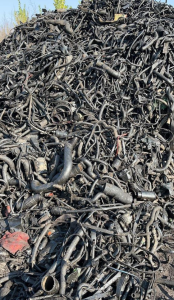 长期出售拆车下来的橡胶管废料，每月100多吨